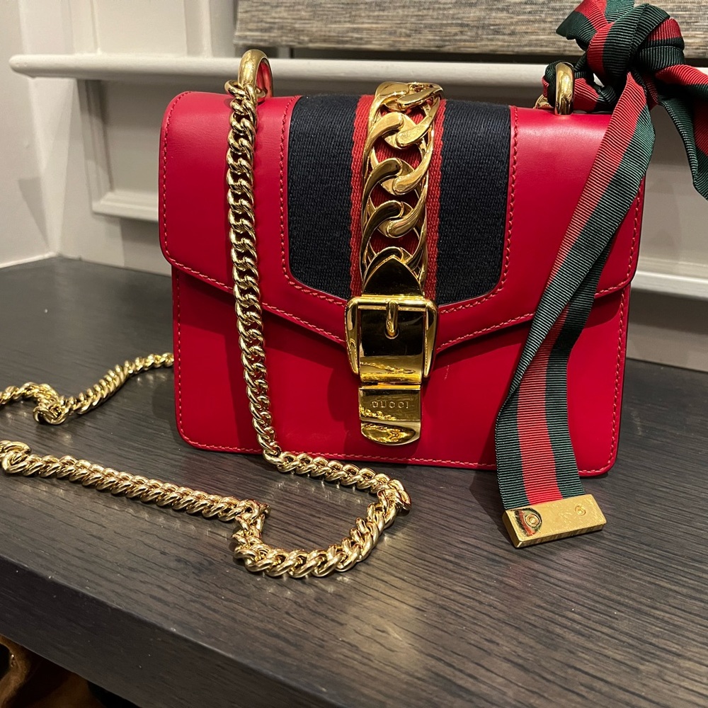 Gucci mini Sylvie Chain shoulder bag